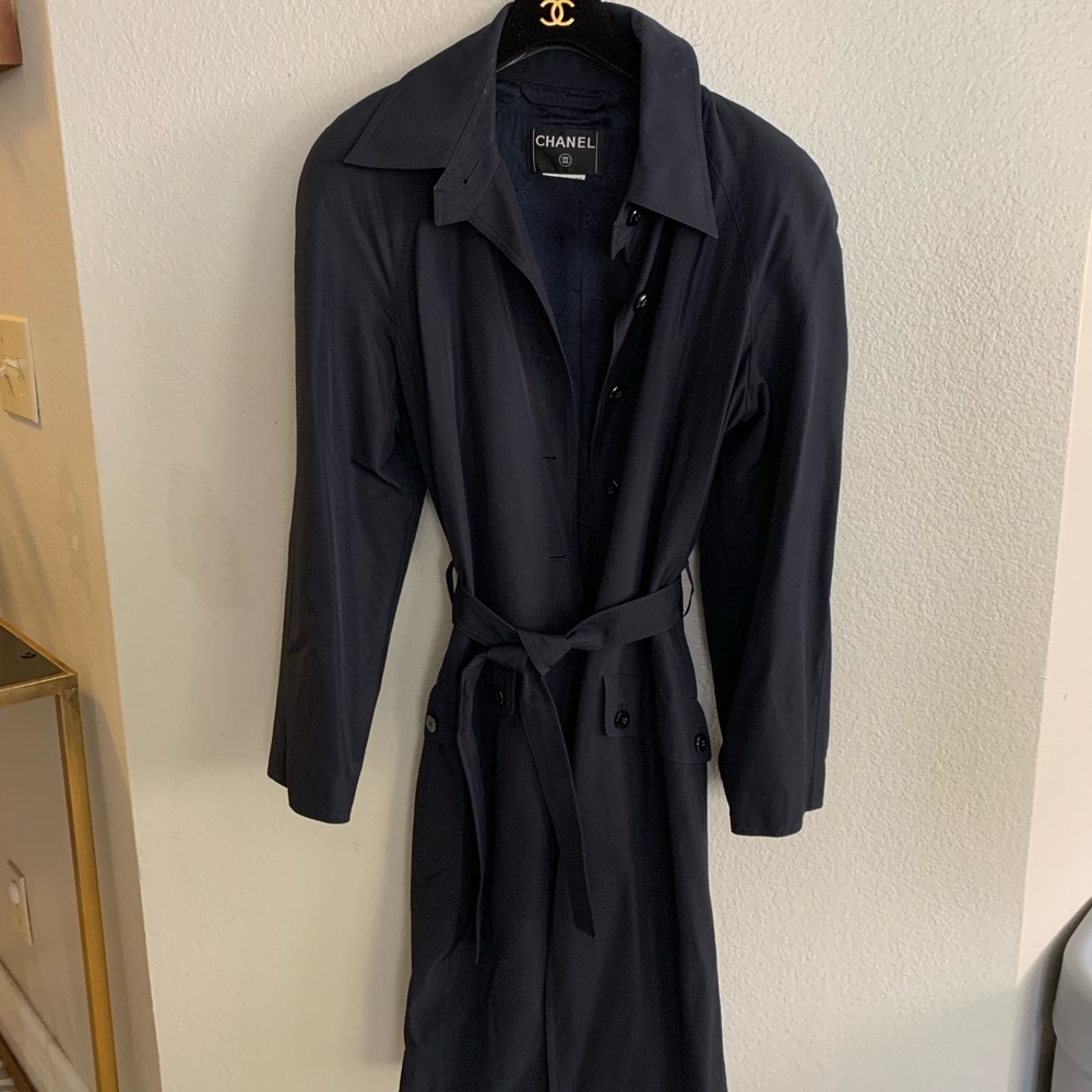 Black Chanel Trench Coat in Very Good Condition - Picture 5 of 9